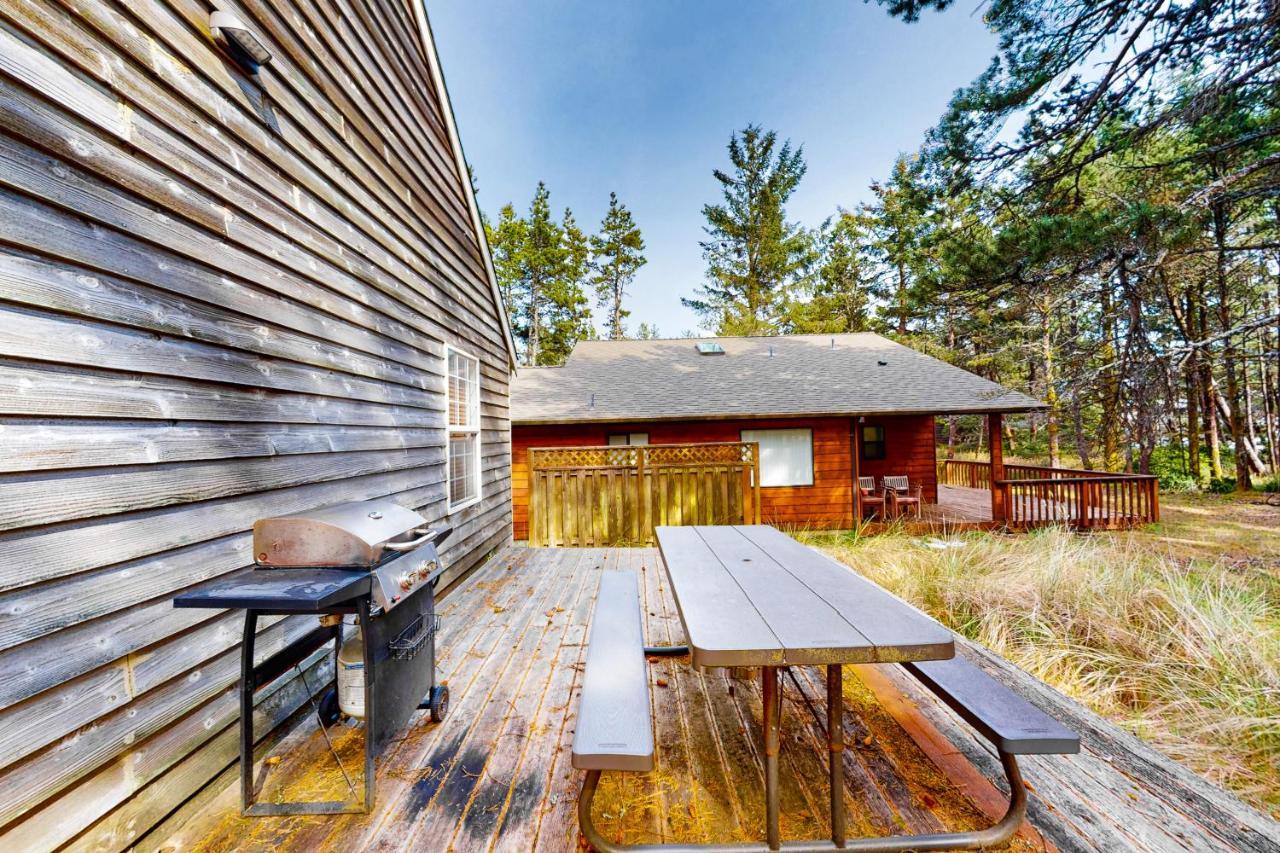Вилла Main Deck Пасифик-Сити Экстерьер фото